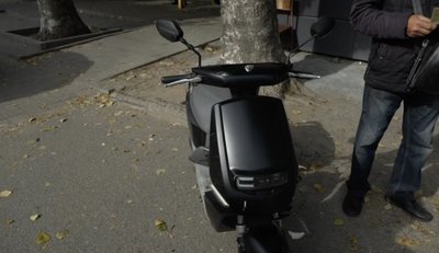 Відкинуло у бік автобусної зупинки: у Дніпрі сталася аварія за участю двох автівок, є травмована Відкинуло у бік автобусної зупинки: у Дніпрі сталася аварія за участю двох автівок, є травмована