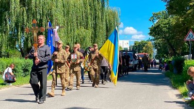 Попрощалися з загиблими захисниками на Чернігівщині – Романом Стецюком та В'ячеславом Лободою Попрощалися з загиблими захисниками на Чернігівщині – Романом Стецюком та В'ячеславом Лободою