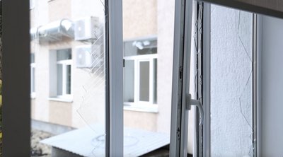 Пошкоджені вікна у медичному закладі Хмельниччини Пошкоджені вікна у медичному закладі Хмельниччини