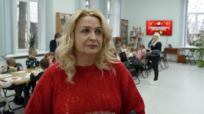 "Ми даруємо радість нашим дітям": у Чернігівській бібліотеці розмальовували пряники "Ми даруємо радість нашим дітям": у Чернігівській бібліотеці розмальовували пряники