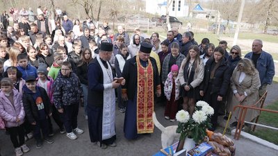 На Тернопільщині відкрили меморіальну дошку загиблому захиснику Володимиру Начичку На Тернопільщині відкрили меморіальну дошку загиблому захиснику Володимиру Начичку