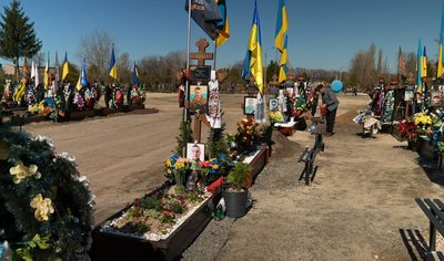 Підготовка до "гробків" у Черкасах: прибирають кладовища і розробляють маршрути Підготовка до "гробків" у Черкасах: прибирають кладовища і розробляють маршрути