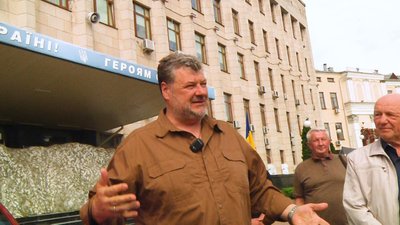 У Житомирі передали два електромобілі для медичних закладів області У Житомирі передали два електромобілі для медичних закладів області