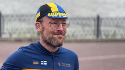 Маркус Маттссон, збирає донати для ЗСУ, їде на велосипеді, Тернопільщина, липень 2025 Маркус Маттссон, збирає донати для ЗСУ, їде на велосипеді, Тернопільщина, липень 2025