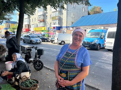 Яблука подорожчали вдвічі: яка ціна у Житомирі та що кажуть продавці й покупці Яблука подорожчали вдвічі: яка ціна у Житомирі та що кажуть продавці й покупці