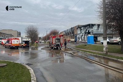 У Києві через дронову атаку горіли продовольчі склади У Києві через дронову атаку горіли продовольчі склади