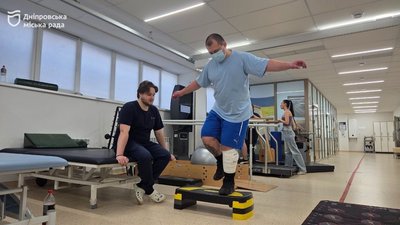 "Найбільше мене мучив страх: чи зможу я взагалі колись знову бігати". У Дніпрі проходить реабілітацію мінометник Дмитро "Найбільше мене мучив страх: чи зможу я взагалі колись знову бігати". У Дніпрі проходить реабілітацію мінометник Дмитро