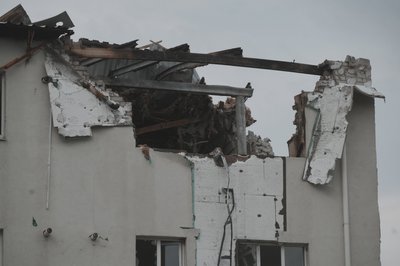 пошкоджений будинок пошкоджений будинок