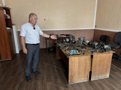 «Не можу залишити людей»: як працює староста Біленького за 10 км від фронту «Не можу залишити людей»: як працює староста Біленького за 10 км від фронту