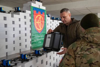112 бригада ТрО Києва за кошти столичного бюджету закупила понад півтори тисячі дронів 112 бригада ТрО Києва за кошти столичного бюджету закупила понад півтори тисячі дронів