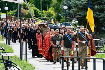 В Ужгороді попрощалися з полеглим захисником Євгеном Гайдуком В Ужгороді попрощалися з полеглим захисником Євгеном Гайдуком