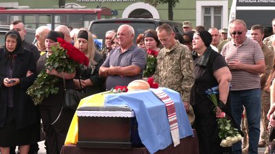 У Рівному попрощалися з військовими Тарасом Лазарчуком, Миколою Войтовичем та Сергієм Тлучкевичем У Рівному попрощалися з військовими Тарасом Лазарчуком, Миколою Войтовичем та Сергієм Тлучкевичем