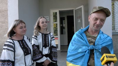 "Ми його шукали, де тільки можна було": у рідне село на Волині повернувся після реабілітації експолонений боєць "Ми його шукали, де тільки можна було": у рідне село на Волині повернувся після реабілітації експолонений боєць
