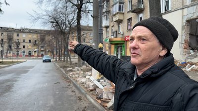 “Часто прилітає. Страшно” Як із Дружківки евакуюють людей під дронами та авіабомбами “Часто прилітає. Страшно” Як із Дружківки евакуюють людей під дронами та авіабомбами