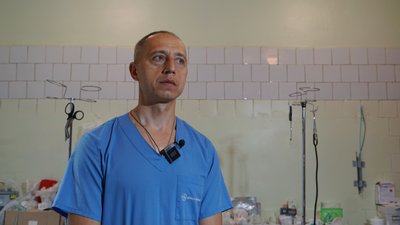 "За 3 місяці майже 2800 поранених". Історія військового хірурга "За 3 місяці майже 2800 поранених". Історія військового хірурга
