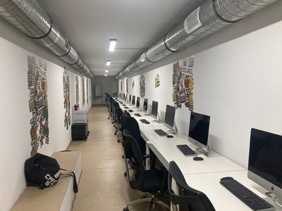 Комп'ютерні столи в Ізюмі в освітньому центрі Комп'ютерні столи в Ізюмі в освітньому центрі