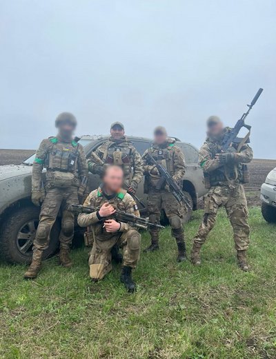 «Нас просто рівняли»: ветеран Михайло Шевченко про бої в оточенні на Херсонщині та життя після служби «Нас просто рівняли»: ветеран Михайло Шевченко про бої в оточенні на Херсонщині та життя після служби