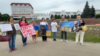 "Сина вже нема 566 днів": у Сумах відбулася акція на підтримку полонених "Сина вже нема 566 днів": у Сумах відбулася акція на підтримку полонених
