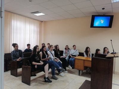 шкільний табір, суд, старшокласники шкільний табір, суд, старшокласники