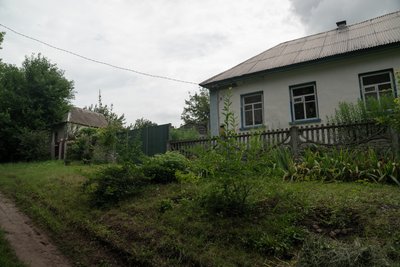 “Яка евакуація, я ще огірки не засолила”. Мешканцям села на Білопільщині радять евакуюватись “Яка евакуація, я ще огірки не засолила”. Мешканцям села на Білопільщині радять евакуюватись