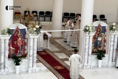 Великдень-2026: у столичних храмах моляться та освячують святкові кошики Великдень-2026: у столичних храмах моляться та освячують святкові кошики