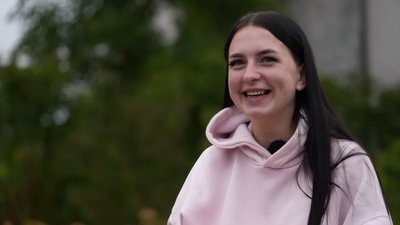 «Висоти не боюся, навіть кайфую»: 23-річна Марічка Оліфер про роботу операторкою баштового крана у Львові «Висоти не боюся, навіть кайфую»: 23-річна Марічка Оліфер про роботу операторкою баштового крана у Львові