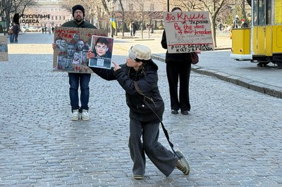 "Крим — це Україна!": в Одесі відбулась акція до річниці спротиву окупації в Криму "Крим — це Україна!": в Одесі відбулась акція до річниці спротиву окупації в Криму