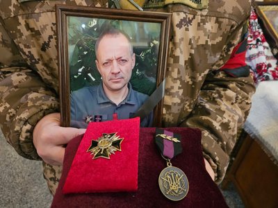 У Полтаві попрощалися із молодшим сержантом Ігорем Книшем У Полтаві попрощалися із молодшим сержантом Ігорем Книшем