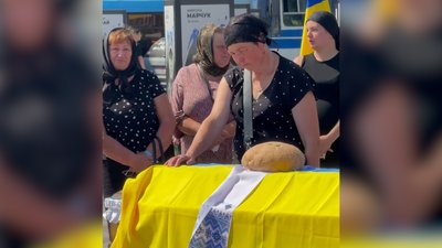 У Рівному попрощалися з військовим Ігорем Губернюком У Рівному попрощалися з військовим Ігорем Губернюком