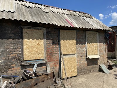 Як у Херсоні відновлюють житло після російських обстрілів
