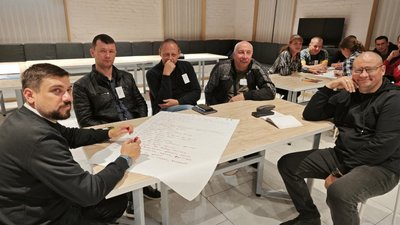 На Чернігівщині буде 37 осередків, де викладатимуть предмет "Захист України": 44 педагоги проходять навчання На Чернігівщині буде 37 осередків, де викладатимуть предмет "Захист України": 44 педагоги проходять навчання