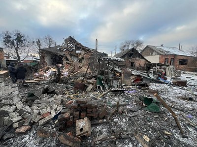 Наслідки ударів дронів РФ по Лужку Малоданилівської громади вночі 9 лютого 2026 року Наслідки ударів дронів РФ по Лужку Малоданилівської громади вночі 9 лютого 2026 року