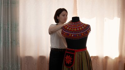 Відчувають захист завдяки прикрасам. Як на Буковині майстрині виготовляють старовинні ґердани та силянки | Жива спадщина