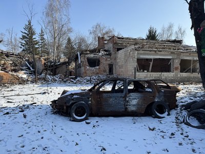 "Тут буду і помирати, нікуди не поїду". Як живуть у прикордонній Великій Писарівці "Тут буду і помирати, нікуди не поїду". Як живуть у прикордонній Великій Писарівці