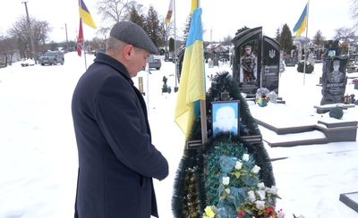 На Черкащині родичам загиблого захисника відмовили в компенсації на пам’ятник: що каже міський голова На Черкащині родичам загиблого захисника відмовили в компенсації на пам’ятник: що каже міський голова