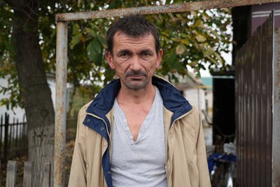 "Прилетіло в сусідній будинок, а пошкодило мій". Як живе прифронтове Покровське на Дніпропетровщині "Прилетіло в сусідній будинок, а пошкодило мій". Як живе прифронтове Покровське на Дніпропетровщині