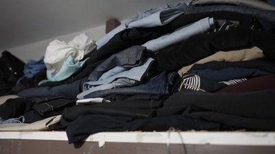 У Вінниці збирають теплі речі для безхатченків