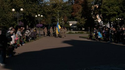 Поховання військових на Чернігівщині: попрощалися з трьома військовими ЗСУ Поховання військових на Чернігівщині: попрощалися з трьома військовими ЗСУ