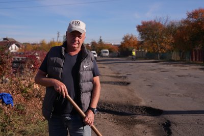 Михайло Садловський, дорога, Загвіздя, ремонт, Франківщина Михайло Садловський, дорога, Загвіздя, ремонт, Франківщина