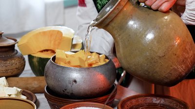 "Кулінарний спадок": традиційний рецепт гарбузової червоної каші з печі від господині з Рівненщини "Кулінарний спадок": традиційний рецепт гарбузової червоної каші з печі від господині з Рівненщини