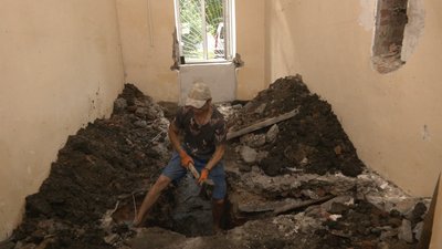 У Житомирі ремонтують філіал бібліотеки на Київській: під підлогою виявили підтоплення У Житомирі ремонтують філіал бібліотеки на Київській: під підлогою виявили підтоплення