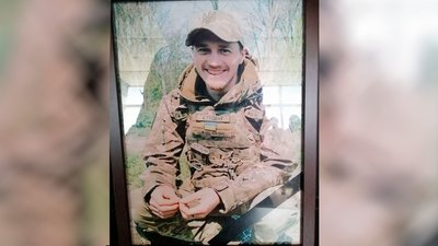 У Чернігові попрощалися з двома військовими ЗСУ У Чернігові попрощалися з двома військовими ЗСУ