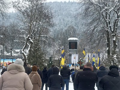 На Закарпатті попрощалися із захисником Миколою Біровашем На Закарпатті попрощалися із захисником Миколою Біровашем