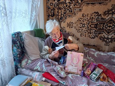 "У розпачі, плачу і держусь" — переселенка з Куп'янська живе в Житомирському геріатричному пансіонаті