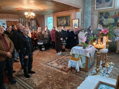 Громада села Миньківці на Рівненщині вперше відслужила Божественну літургію українською мовою Громада села Миньківці на Рівненщині вперше відслужила Божественну літургію українською мовою