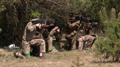 "Готуємо громадян до нацспротиву": бійці ССО вчили дітей тактиці бою на Рівненщині