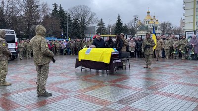 З військовим Олексієм Андросюком попрощалися у Рівному З військовим Олексієм Андросюком попрощалися у Рівному