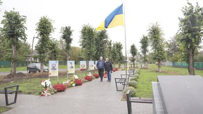 У селі на Вінниччині відкрили Алею слави на честь загиблих земляків У селі на Вінниччині відкрили Алею слави на честь загиблих земляків