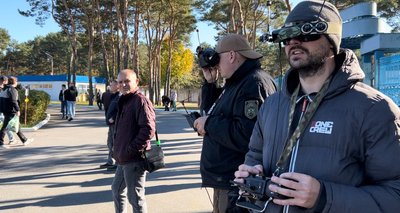 На Рівненщині вчили керувати дронами та заохочували донатити на їх виготовлення На Рівненщині вчили керувати дронами та заохочували донатити на їх виготовлення