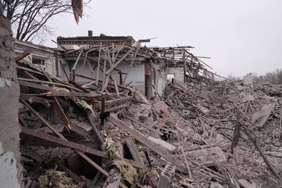«Поцілили трьома КАБами»: війська рф зруйнували ліцей прифронтової громади Дніпропетровщини